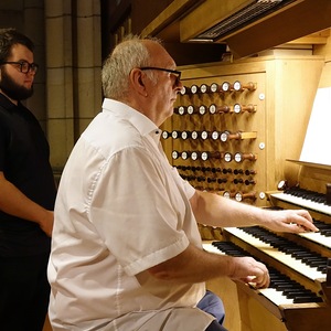 Domorganist Wolfgang Kreuzhuber mit Registrant Florian Zethofer an der Rudigierorgel