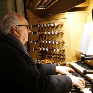 ORGEL.LITURGIE: Sonatore del Regno (Puccini) / © Dommusikverein Linz/Stefanie Petelin Domorganist Wolfgang Kreuzhuber an der Rudigierorgel