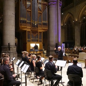 Klarinettenensemble der Anton Bruckner Privatuniversität Linz und Domorganist Wolfgang Kreuzhuber an der Chororgel