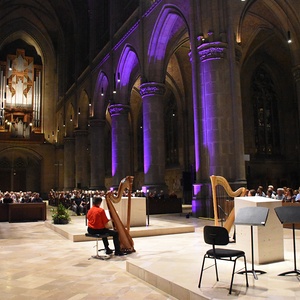 Blick in den Mariendom beim RAUMKLANG#25 mit Virtuosen Harfenisten