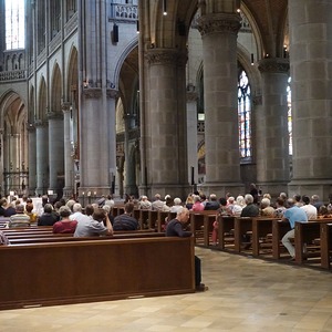 domorgelsommerlinz-Publikum im Mariendom Linz