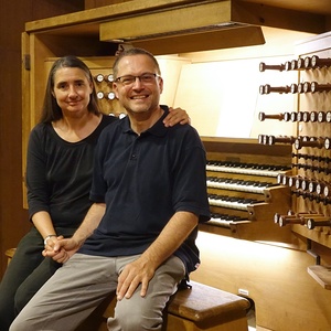 Lilo Kunkel und Bert Stenger an der Rudigierorgel