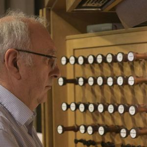 Domorganist Wolfgang Kreuzhuber an der Rudigierorgel