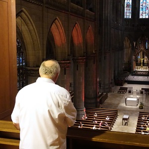 Domorganist Wolfgang Kreuzhuber bei der Begrüßung