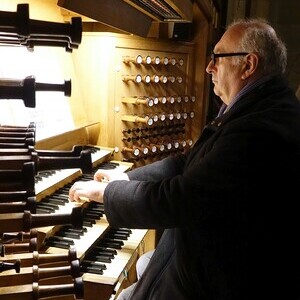ORGEL.LITURGIE: Sonatore del Regno (Puccini) / © Dommusikverein Linz/Stefanie Petelin Domorganist Wolfgang Kreuzhuber an der Rudigierorgel